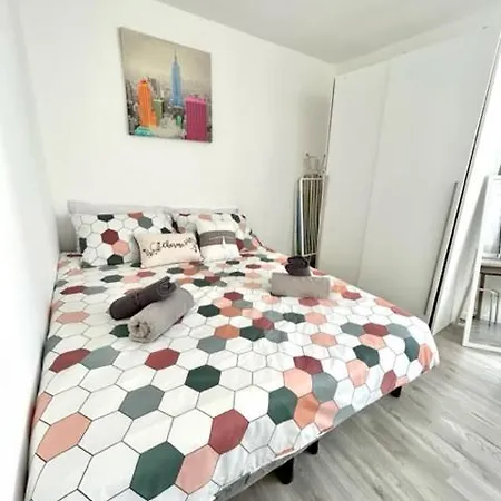 Zar 1 Apartment *